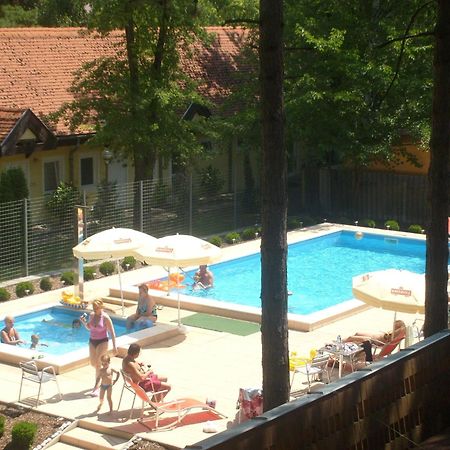 Hotel Korona シオーフォク エクステリア 写真